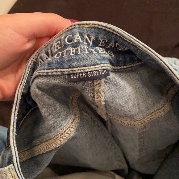 American Eagle ripped jeans. No tag, fits like a 2 - Picture 3 of 4